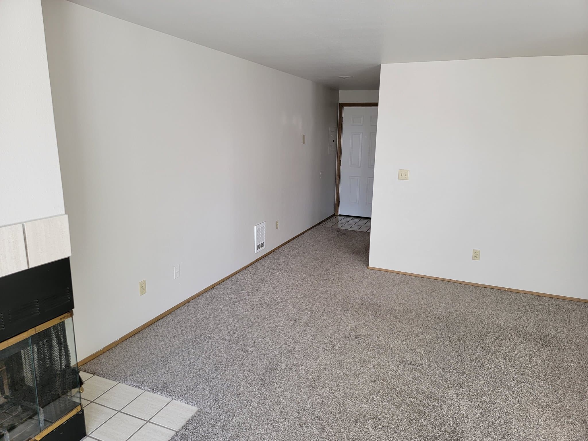 Seattle Apartment: 10545 Greenwood Ave. N., Unit 209