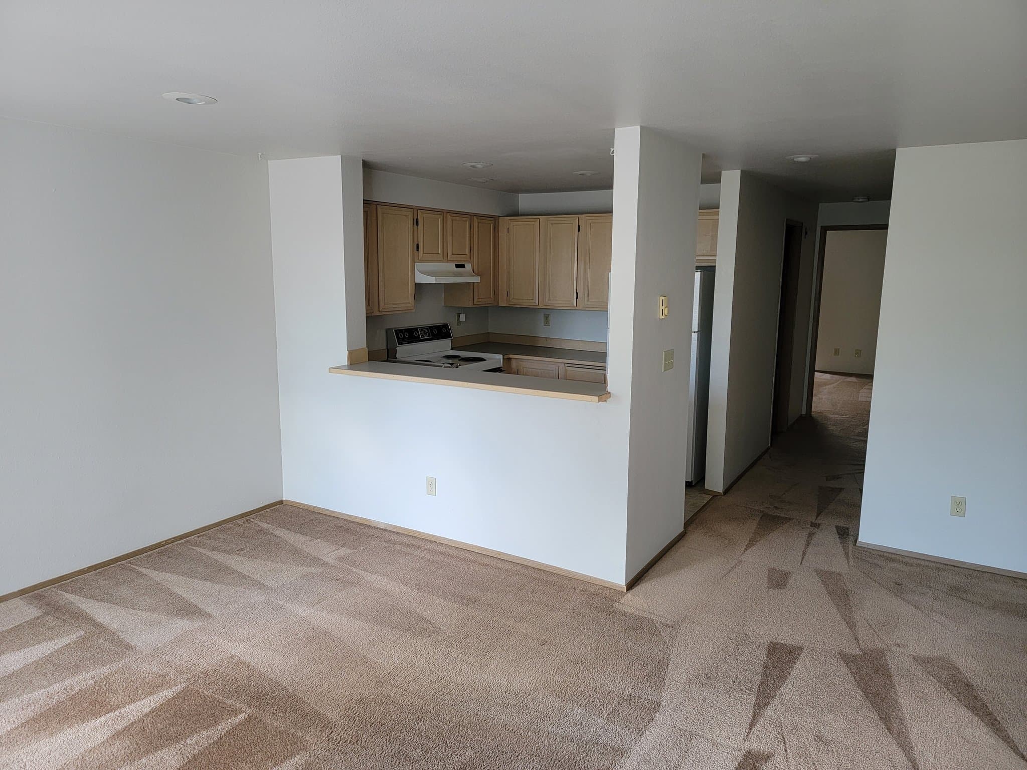 Seattle Apartment: 10545 Greenwood Ave. N., Unit 209