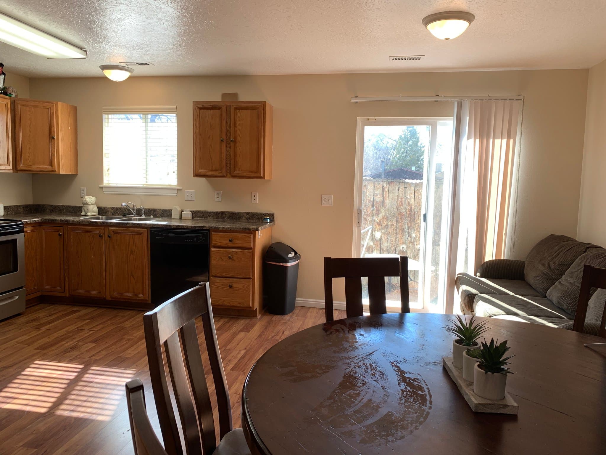 Provo Townhome: 1015 S 900 E