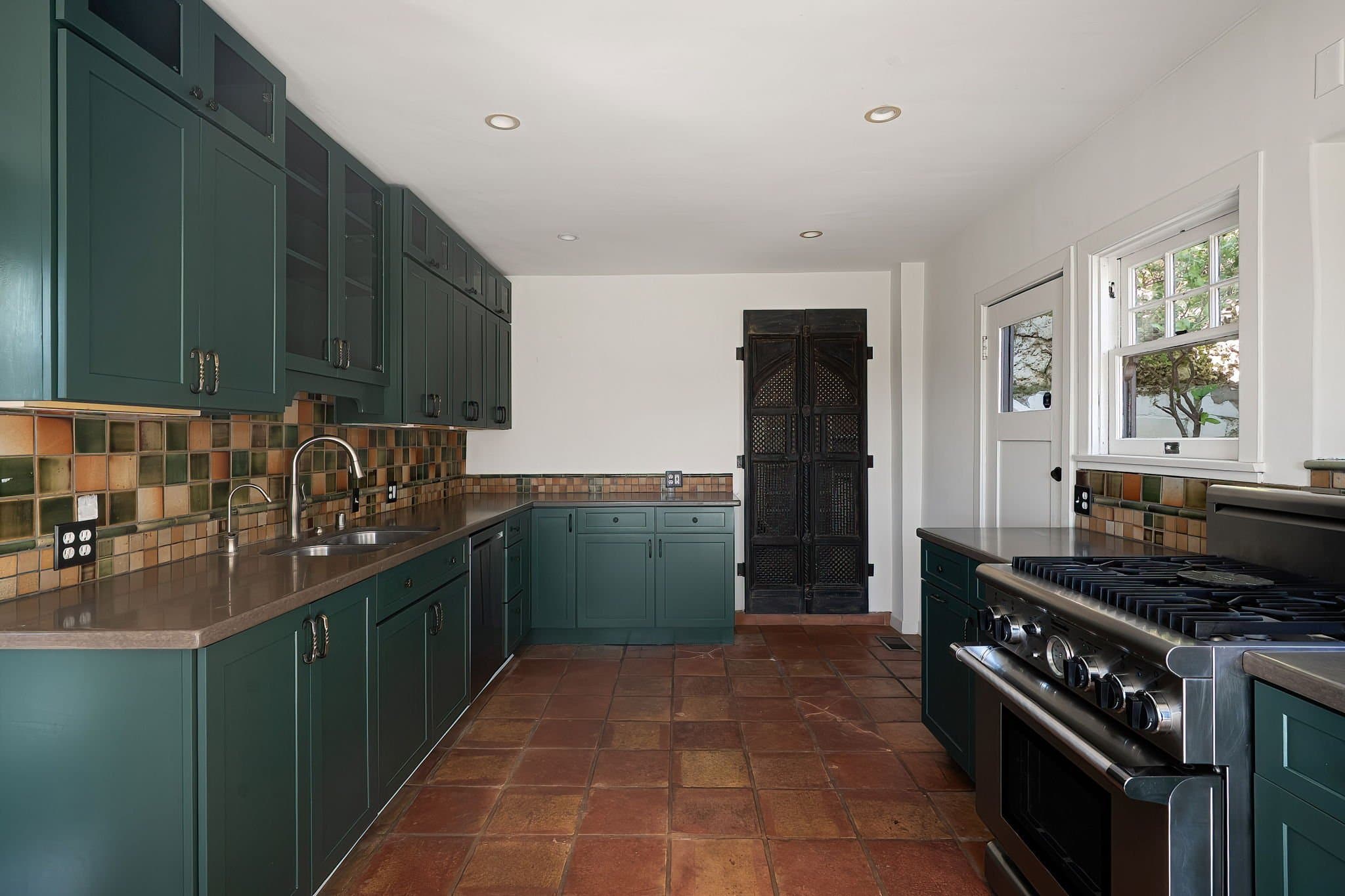 Los Angeles House: 2101 Broadview Terrace