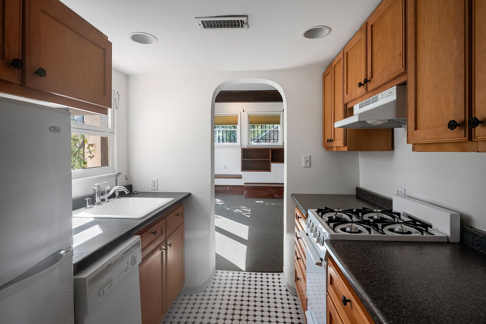 Los Angeles House: 2101 Broadview Terrace
