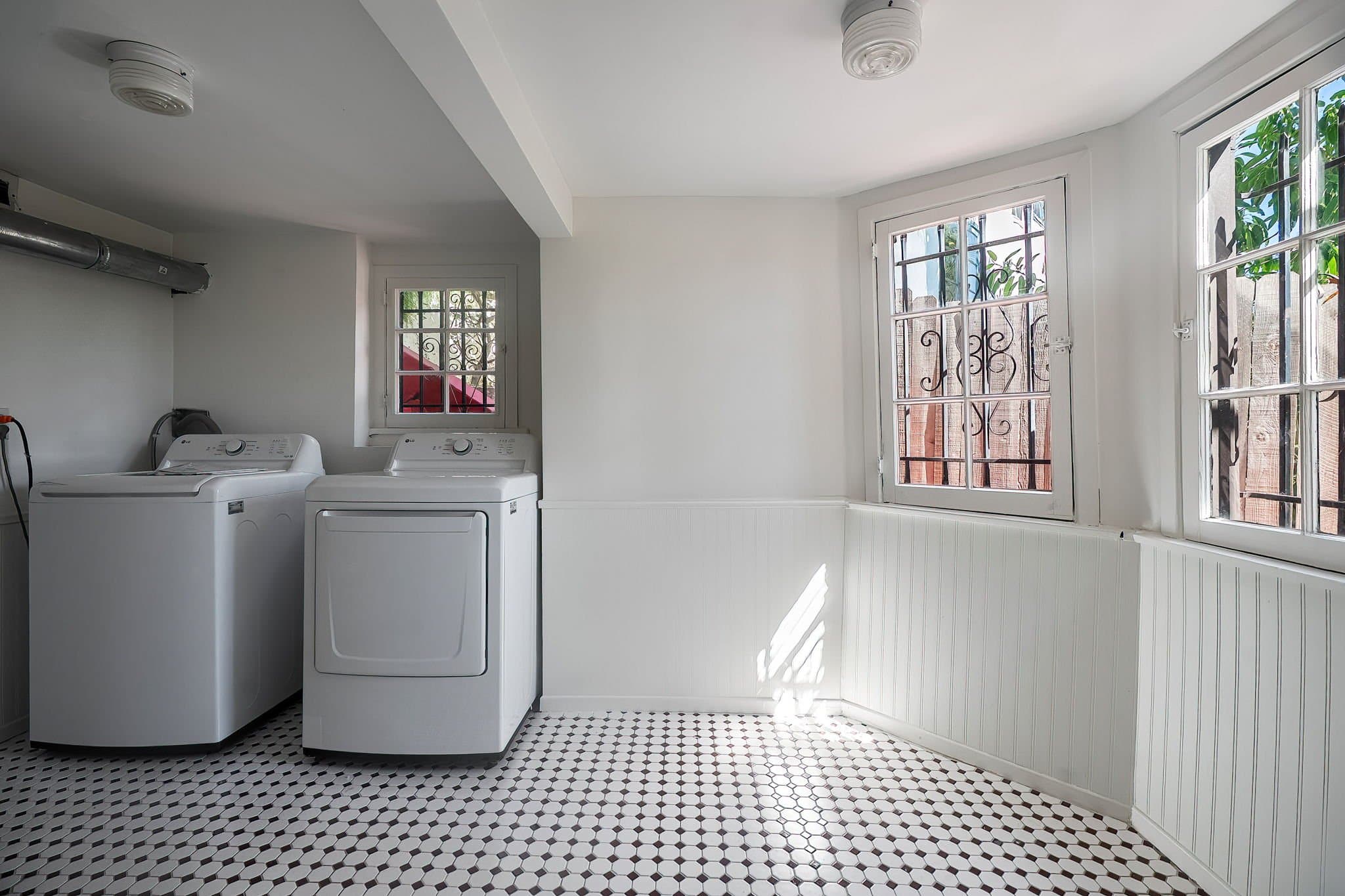 Los Angeles House: 2101 Broadview Terrace