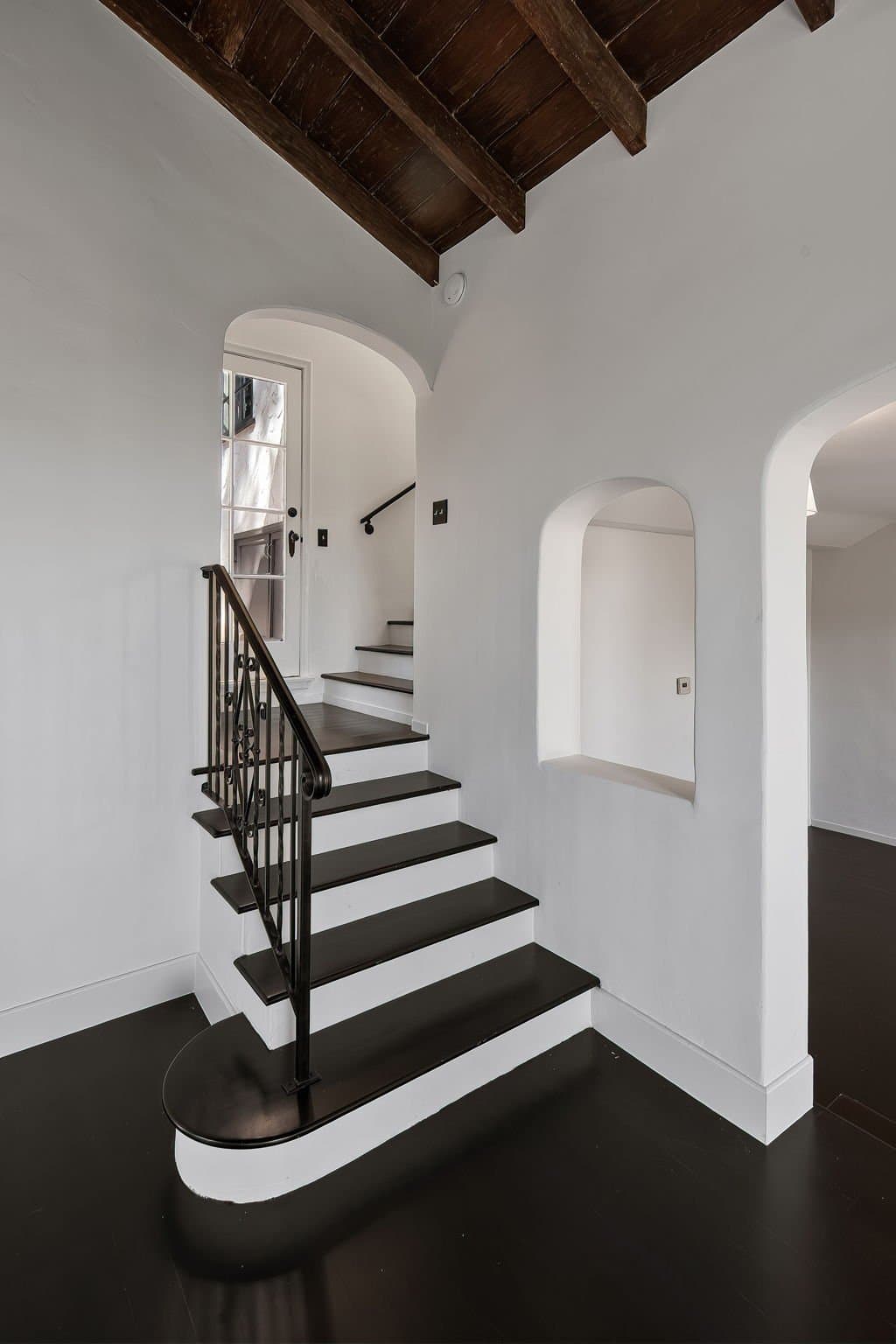 Los Angeles House: 2101 Broadview Terrace