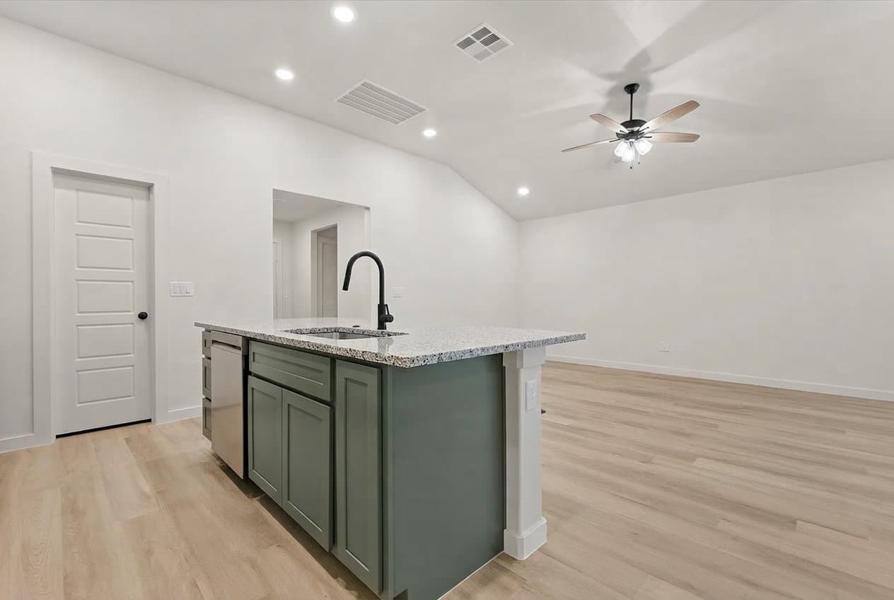 lubbock House: 12003 Kewanee Ave