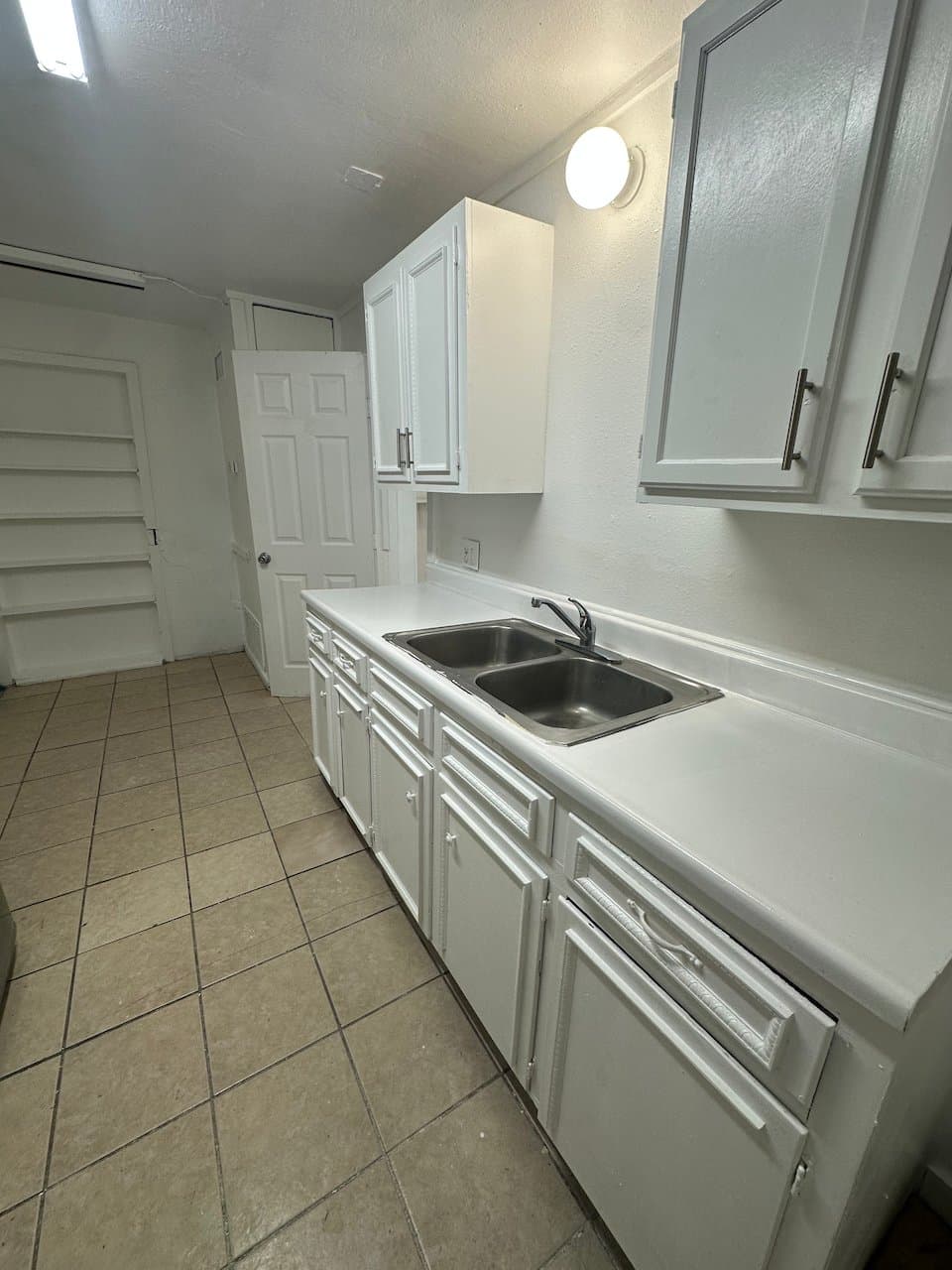 San Antonio Apartment: 1002 W. Lynwood Ave