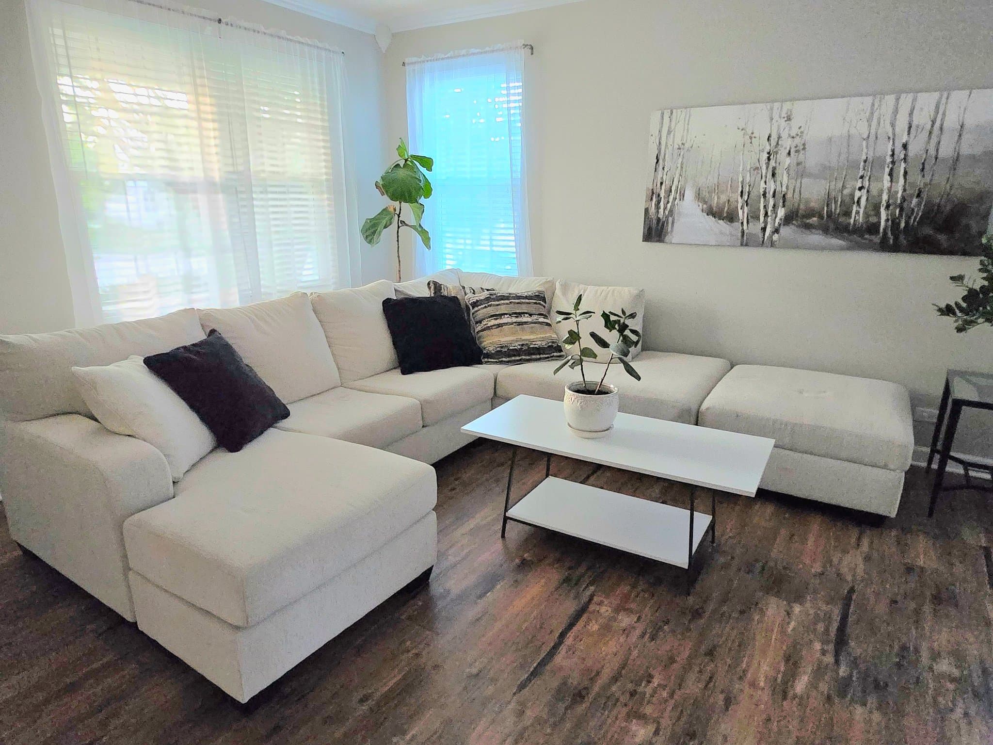 Oswego Single Room: 624 Ebony Drive