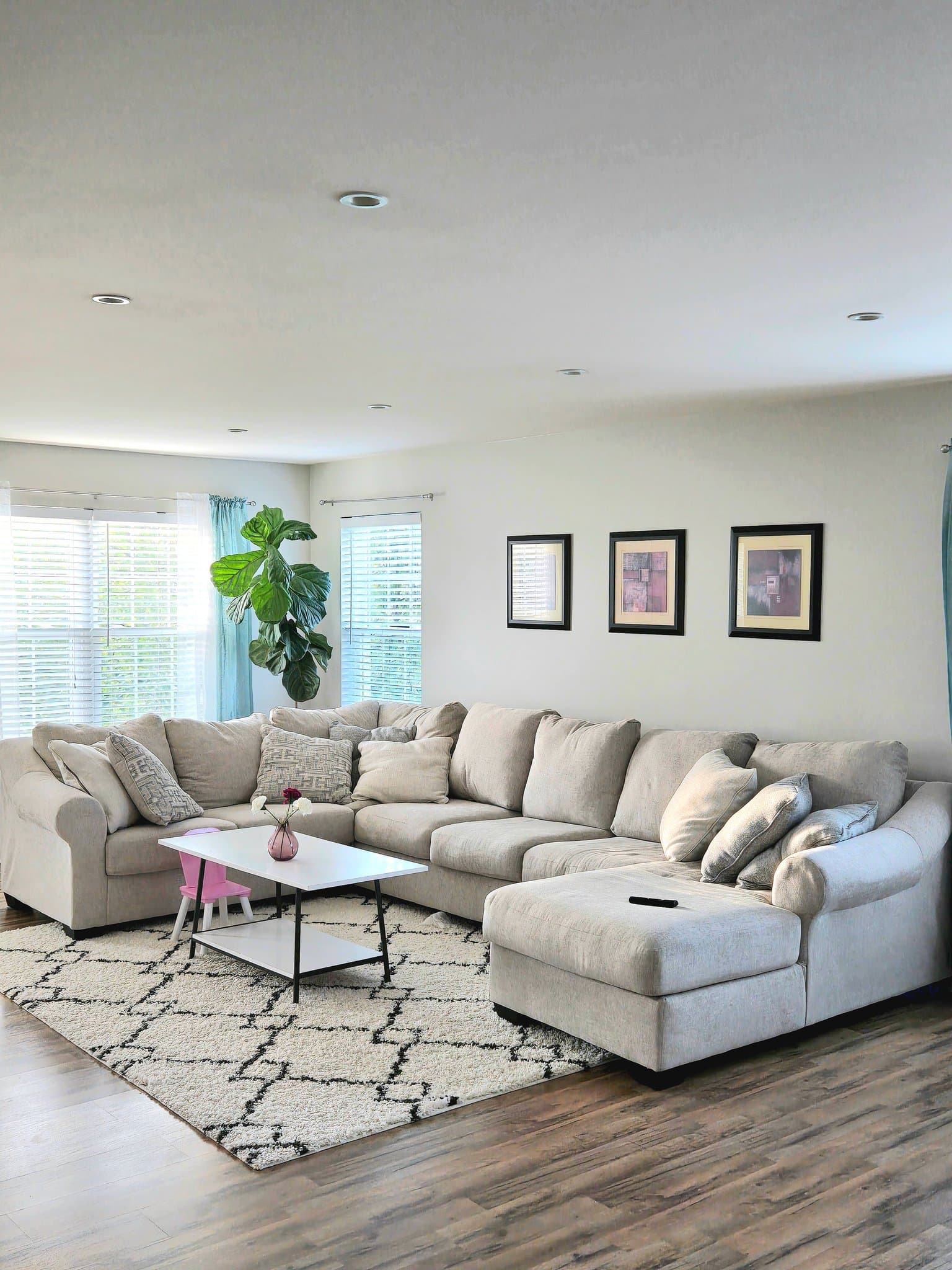 Oswego Single Room: 624 Ebony Drive