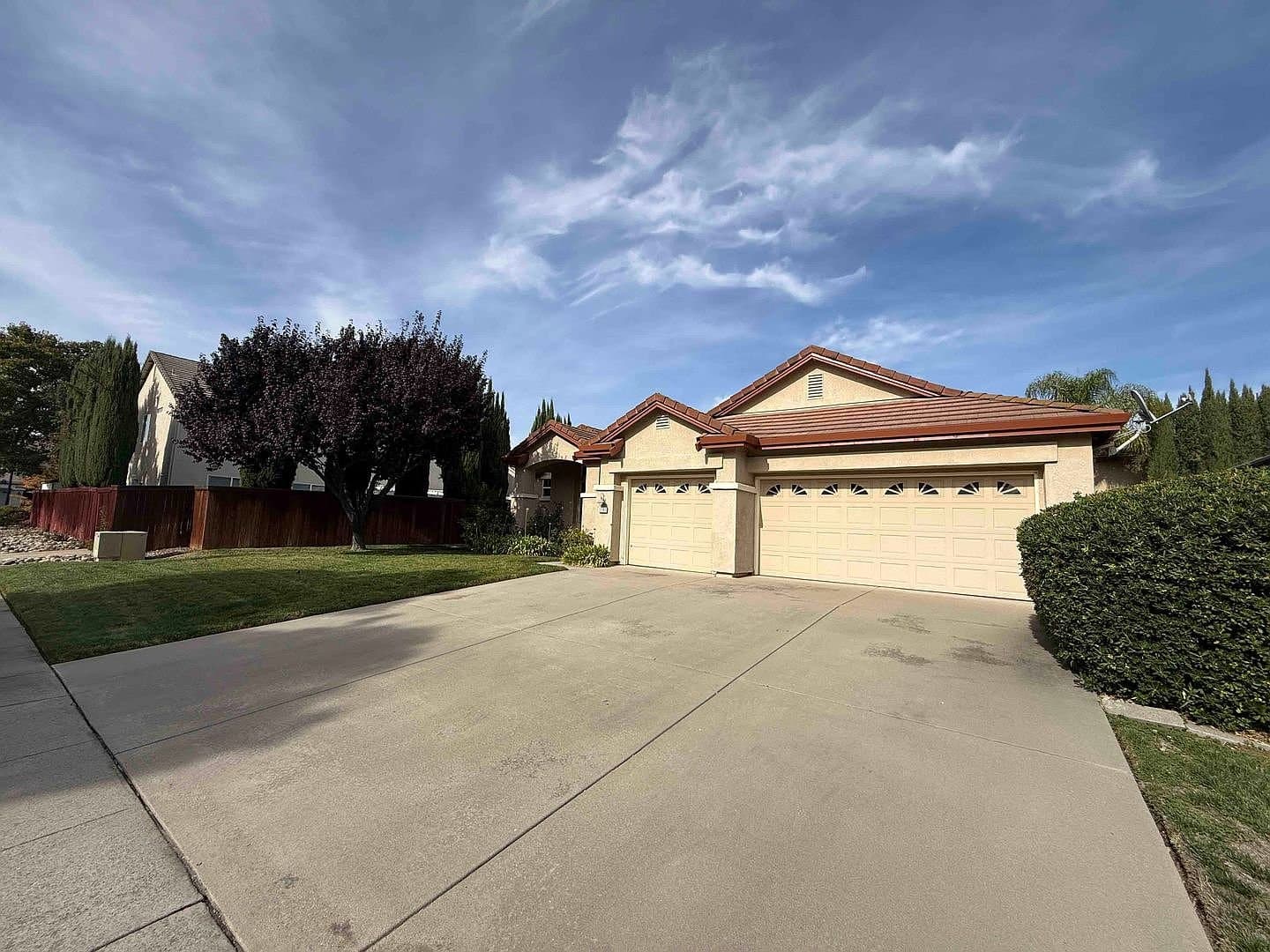 Elk Grove House: 3247 Shelter Cove Ln