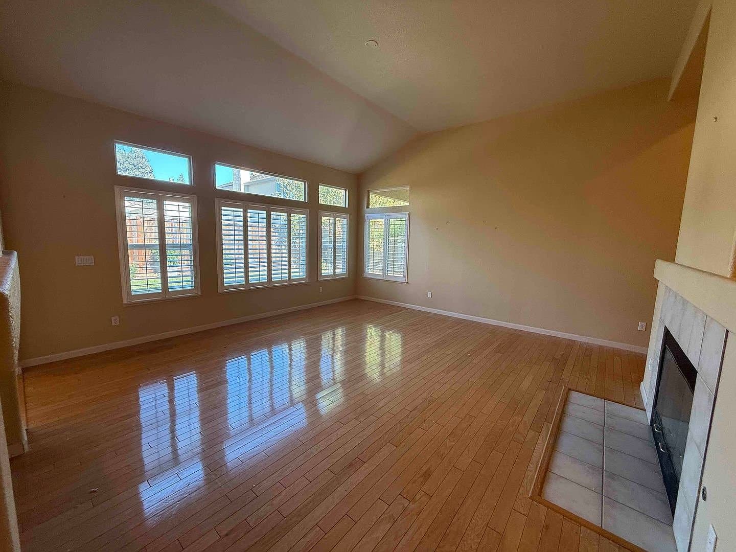 Elk Grove House: 3247 Shelter Cove Ln