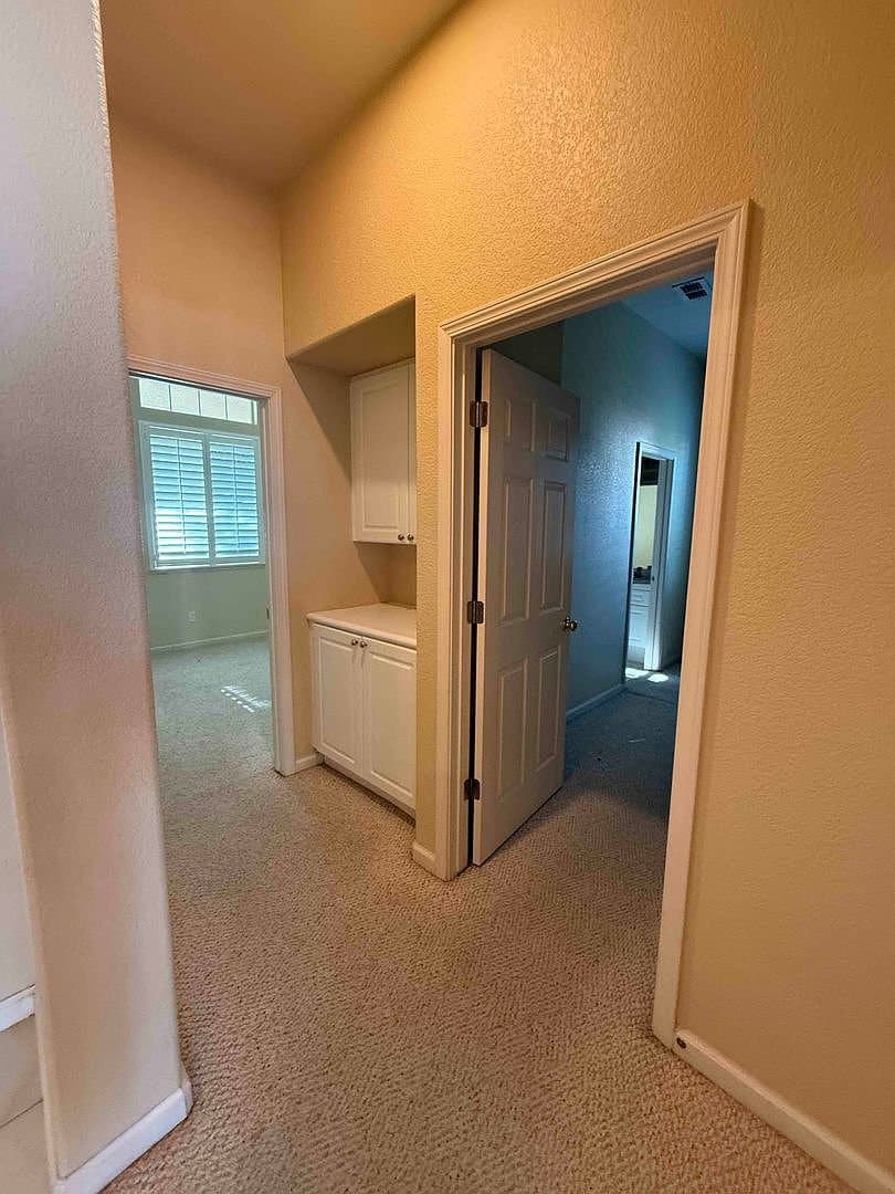 Elk Grove House: 3247 Shelter Cove Ln