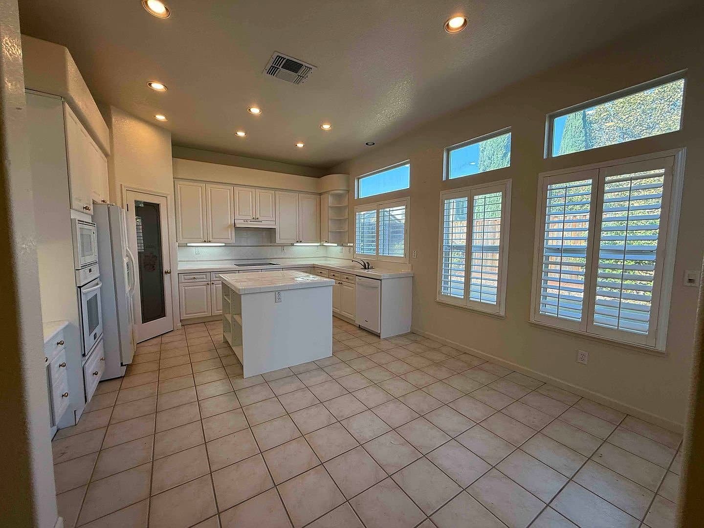 Elk Grove House: 3247 Shelter Cove Ln