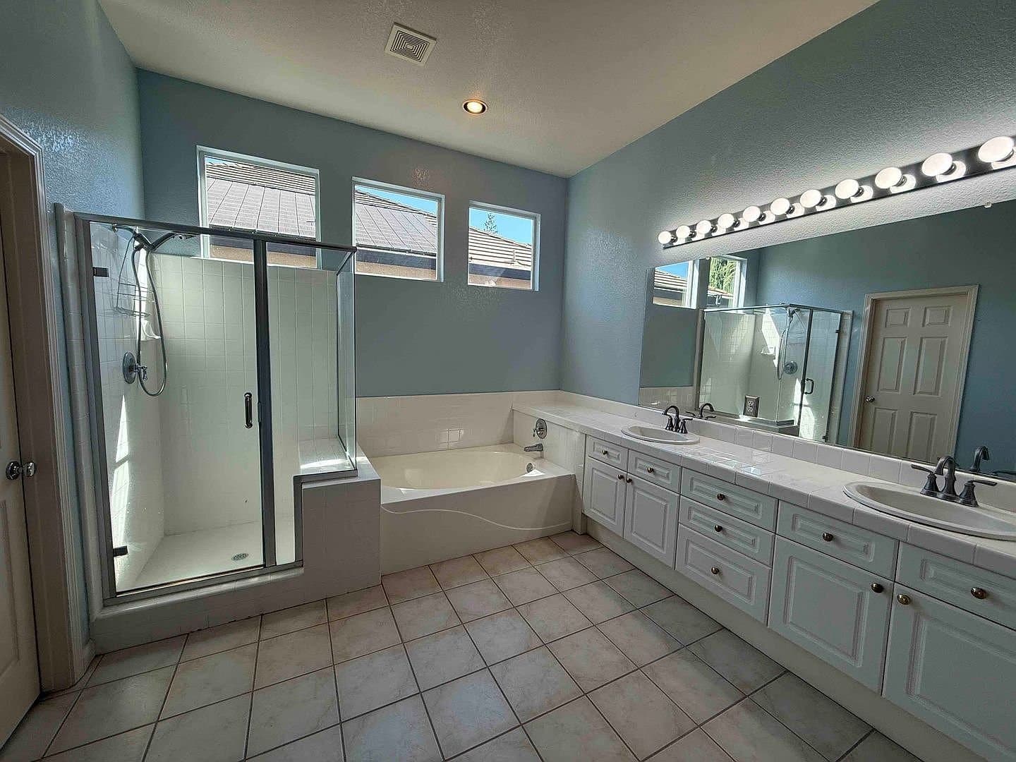 Elk Grove House: 3247 Shelter Cove Ln