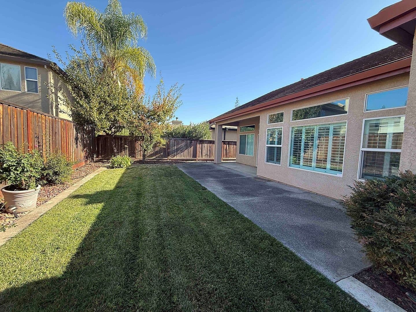 Elk Grove House: 3247 Shelter Cove Ln
