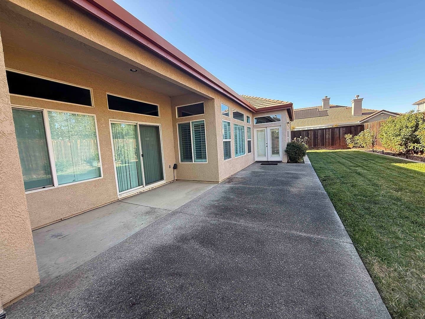 Elk Grove House: 3247 Shelter Cove Ln