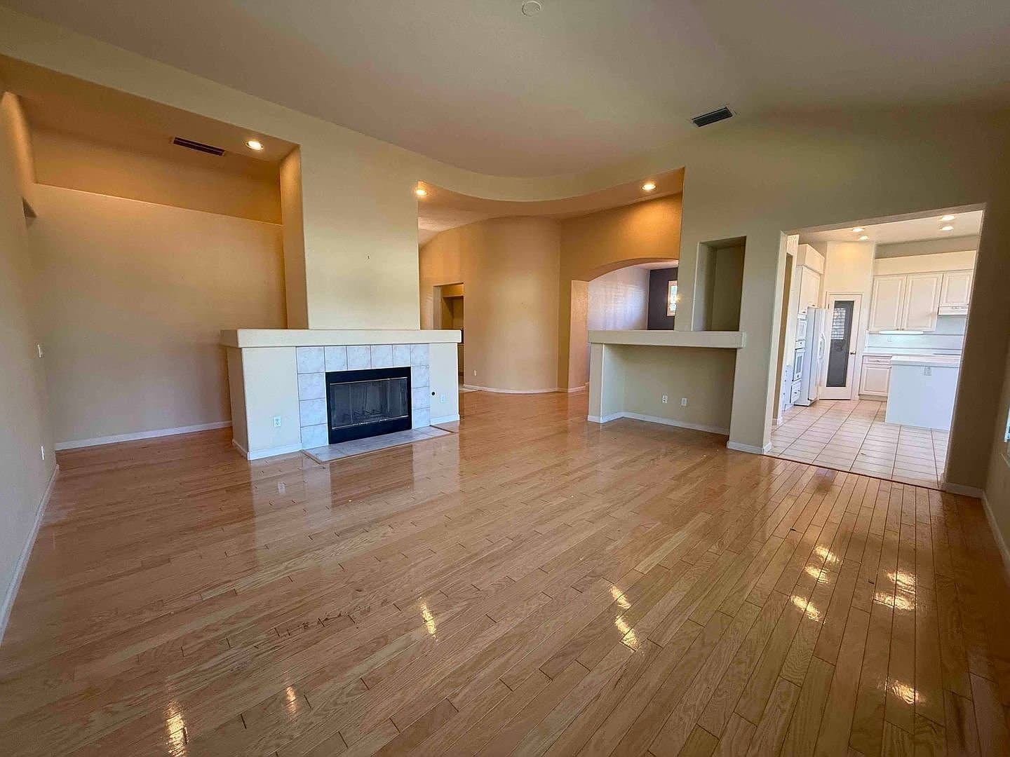 Elk Grove House: 3247 Shelter Cove Ln
