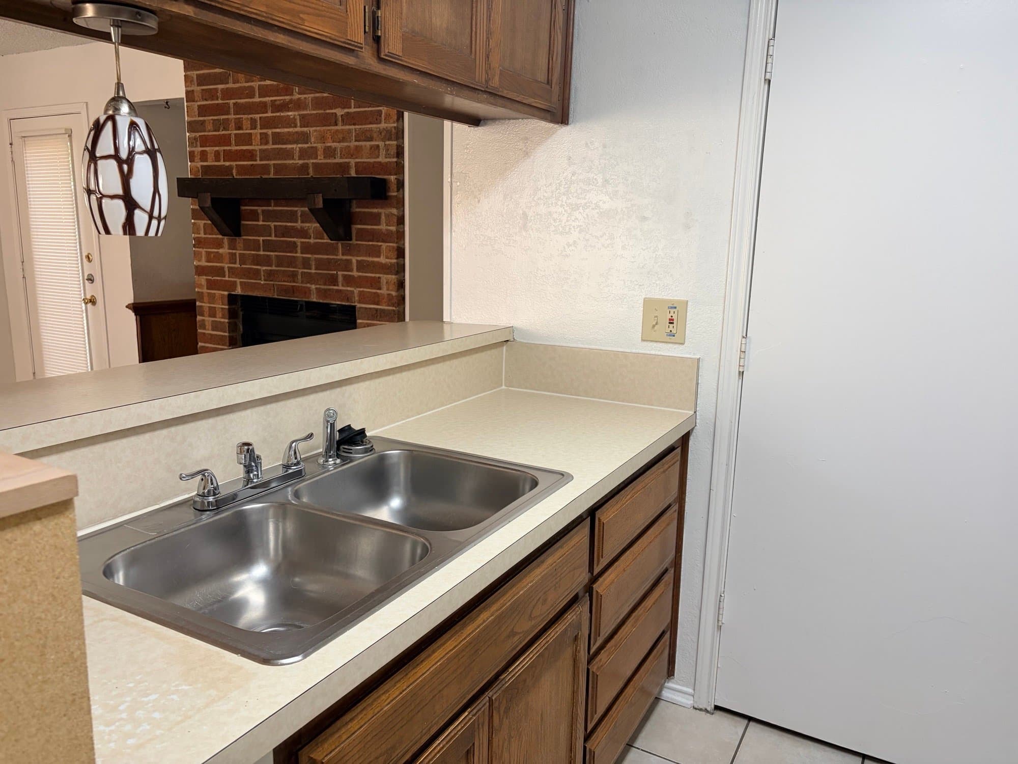 Mansfield Multiplex: 201 Shady Valley Dr