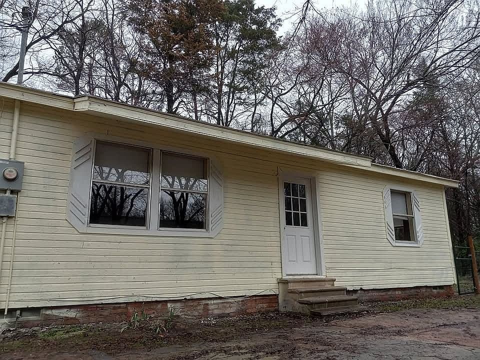Pittsburg House: 117B N Greer Blvd