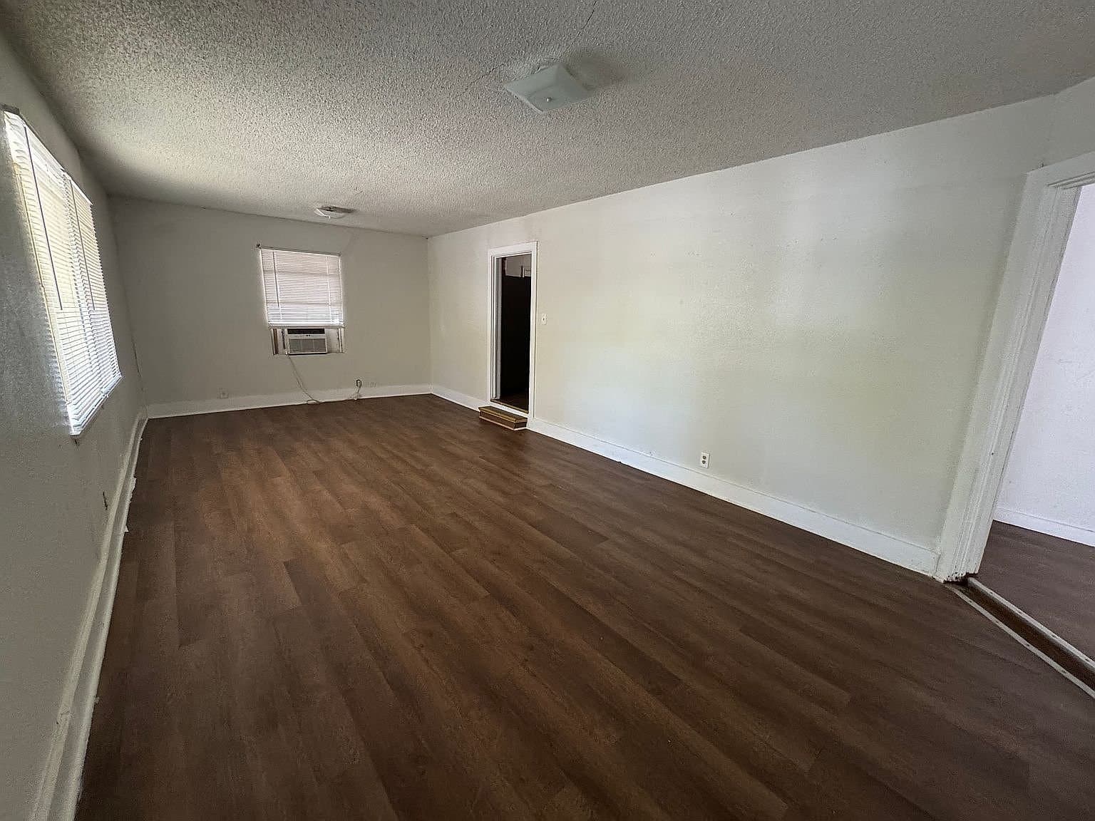 Pittsburg House: 117B N Greer Blvd