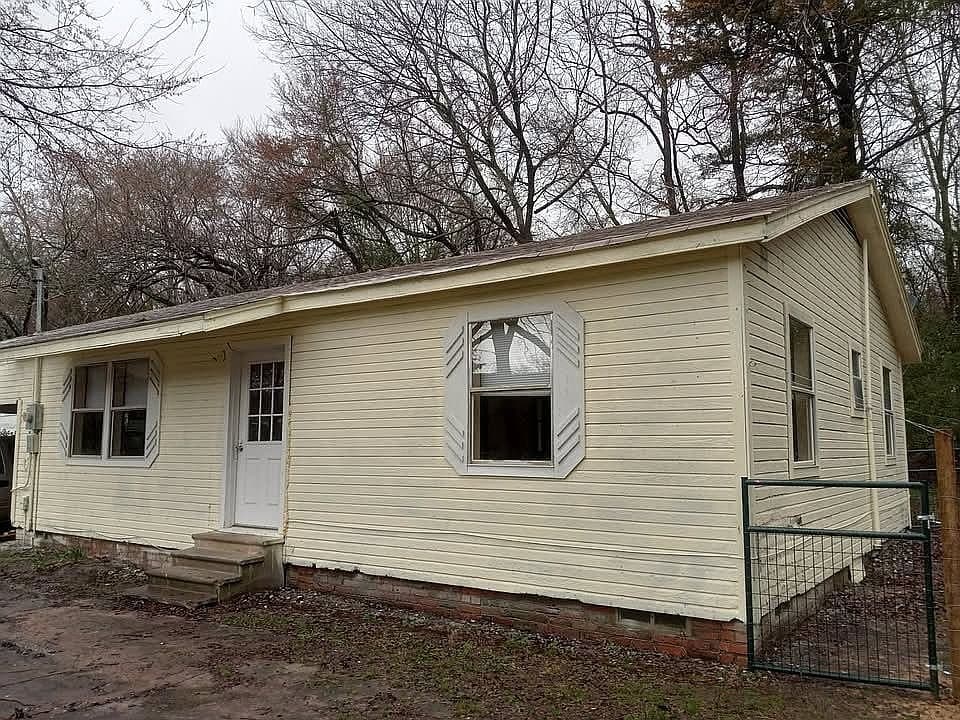 Pittsburg House: 117B N Greer Blvd