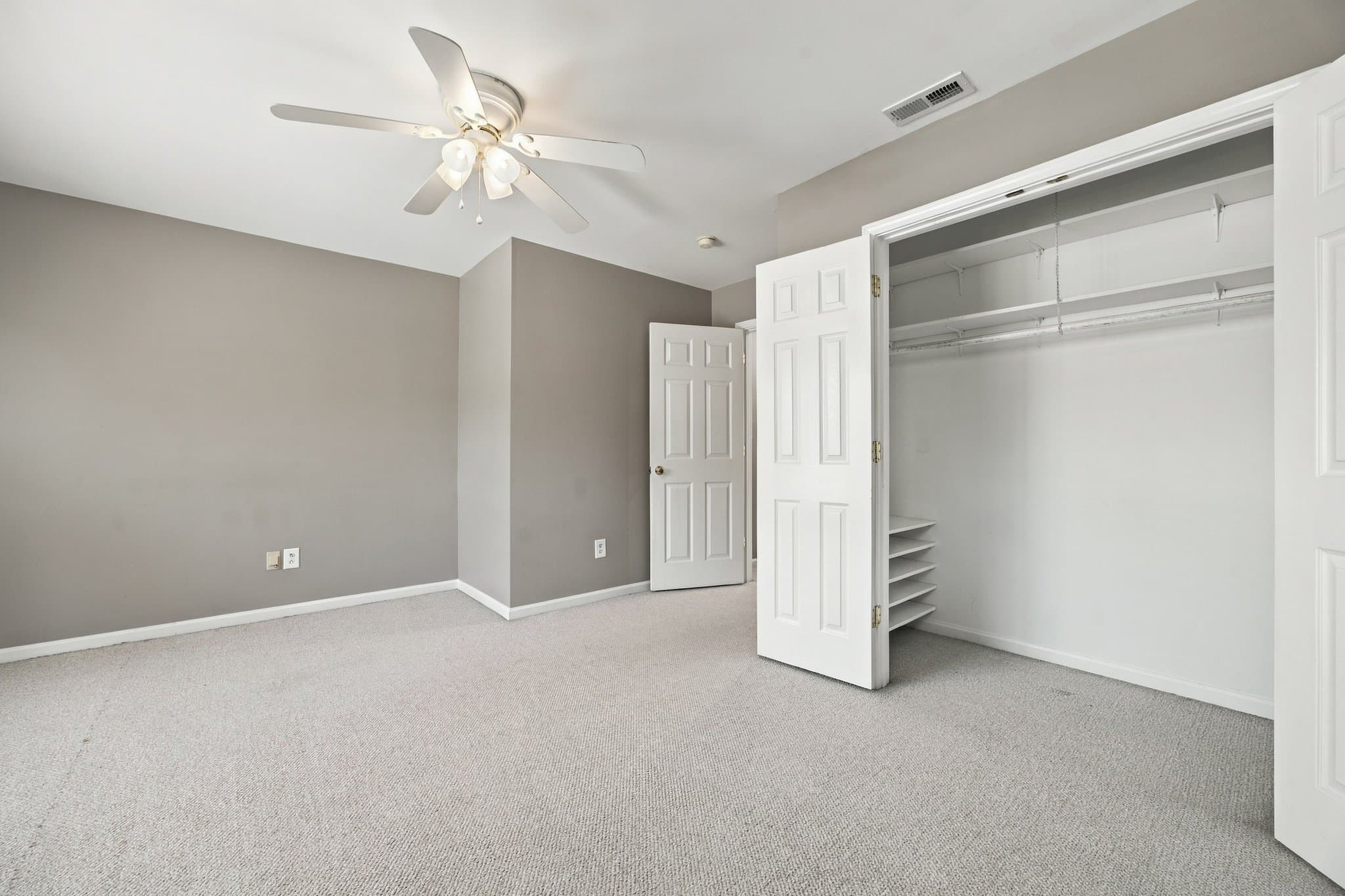Concord House: 1017 Meadowbrook Ln SW