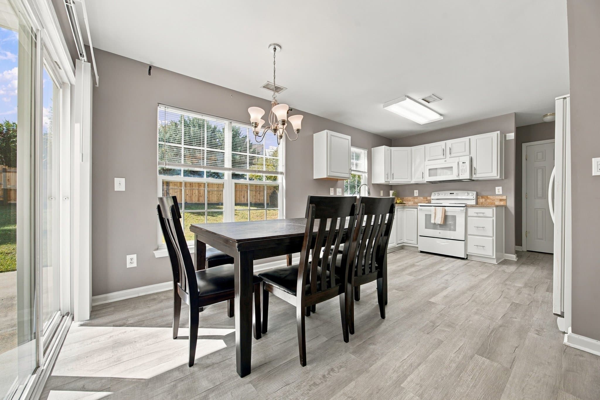 Concord House: 1017 Meadowbrook Ln SW