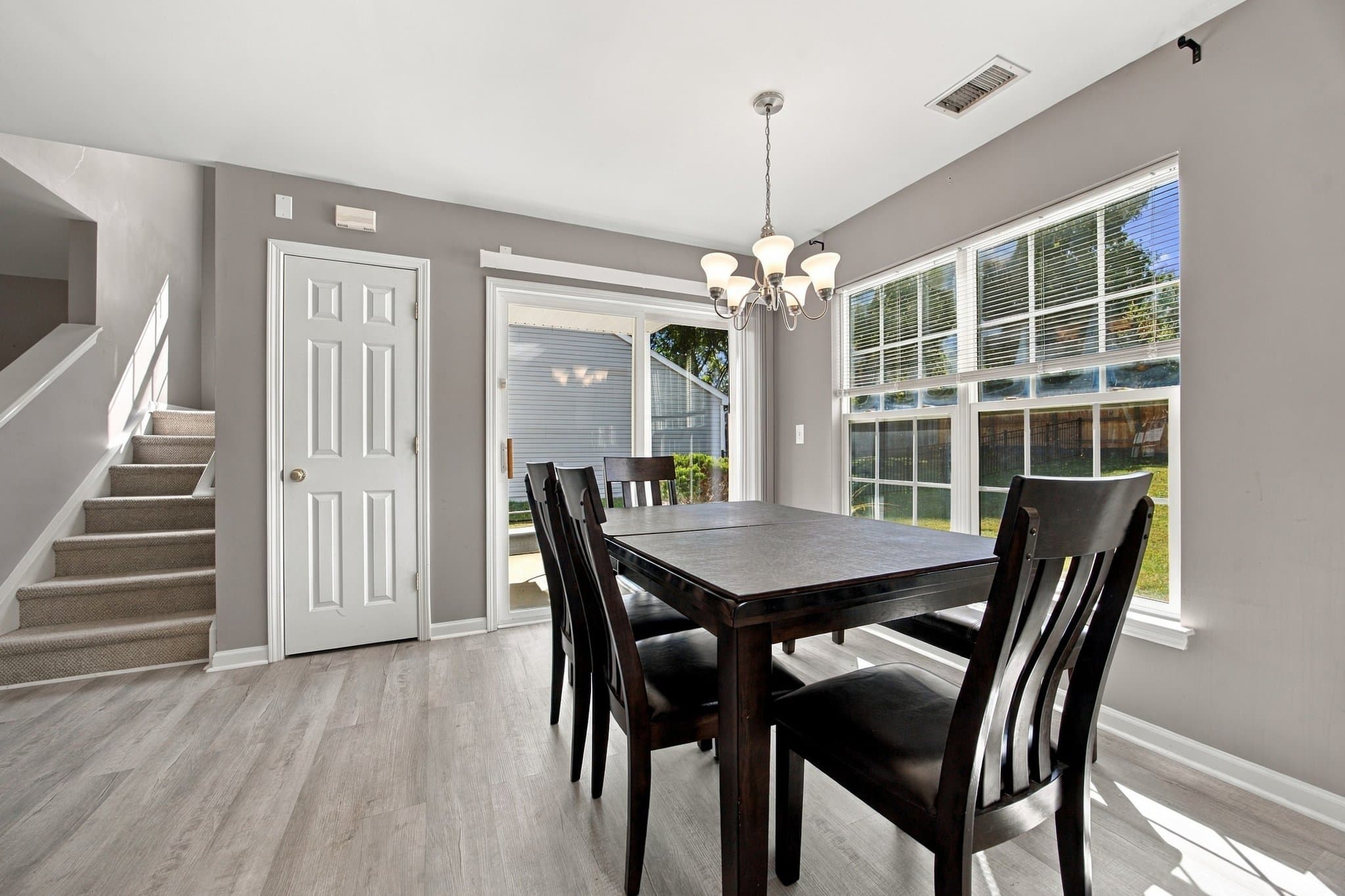 Concord House: 1017 Meadowbrook Ln SW