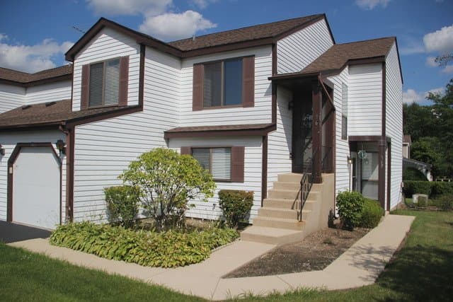 Schaumburg Condo: 965 Manchester Cir