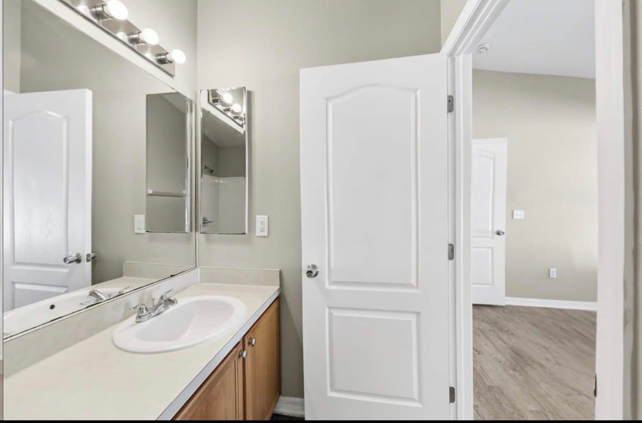 Tampa House: 8111 Canterbury Lake Blvd,