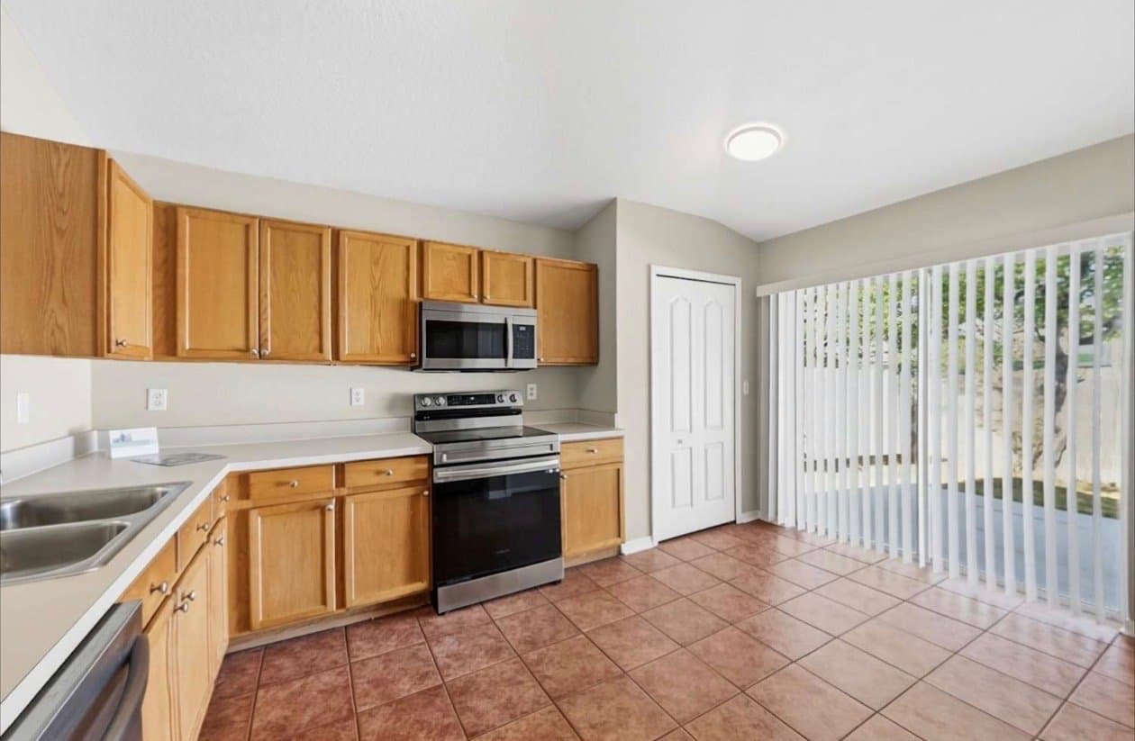 Tampa House: 8111 Canterbury Lake Blvd,