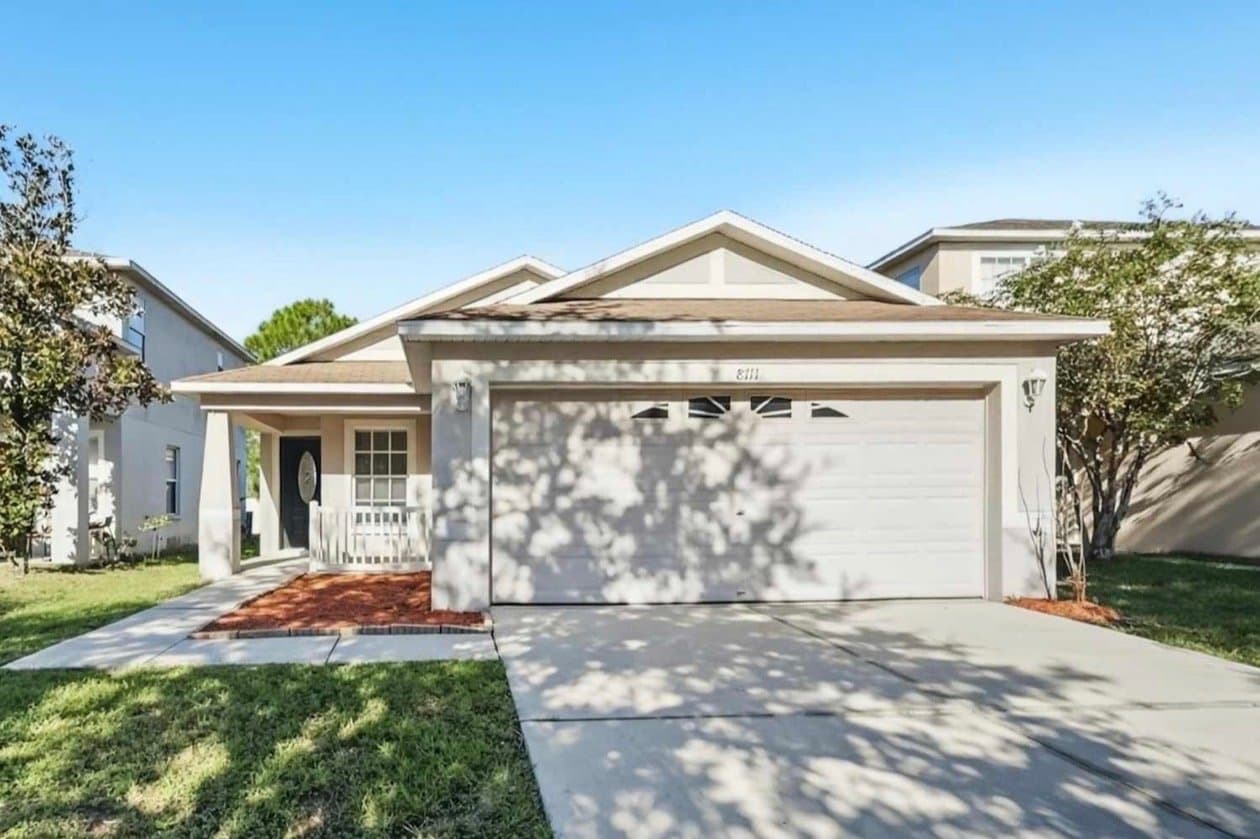 Tampa House: 8111 Canterbury Lake Blvd,