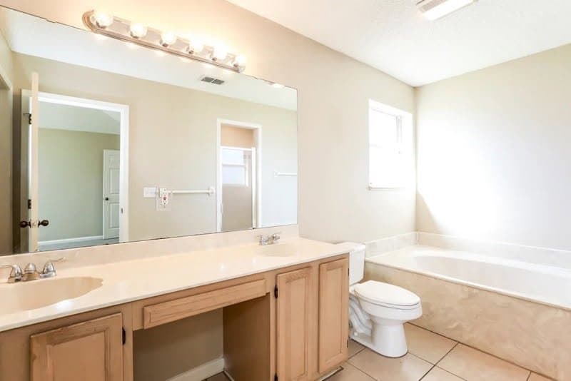Jacksonville House: 10930 lydia estates drive