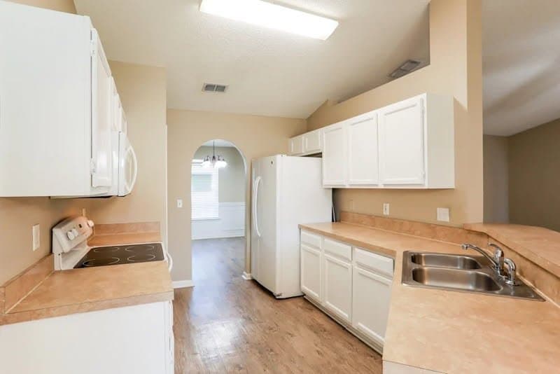 Jacksonville House: 10930 lydia estates drive