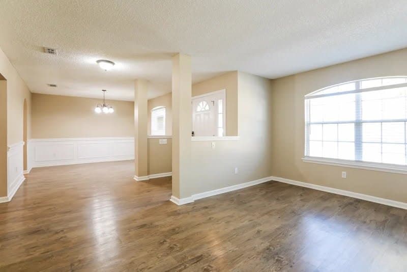 Jacksonville House: 10930 lydia estates drive