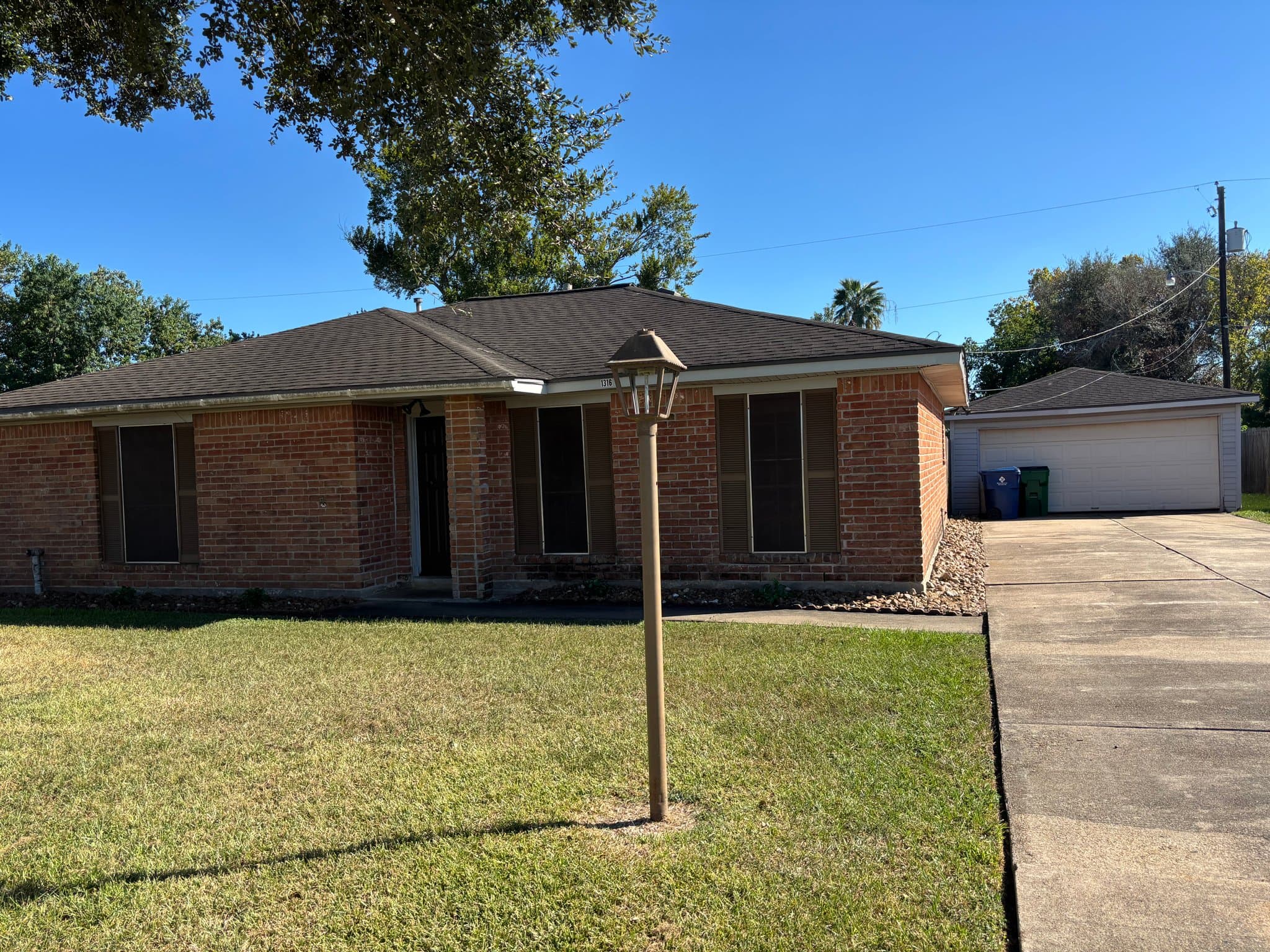Angleton House: 1316 Hospital Dr