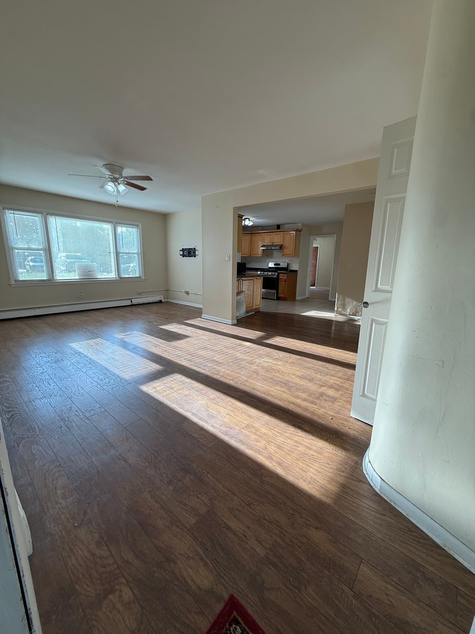 Des Plaines Apartment: 135 Dover Dr