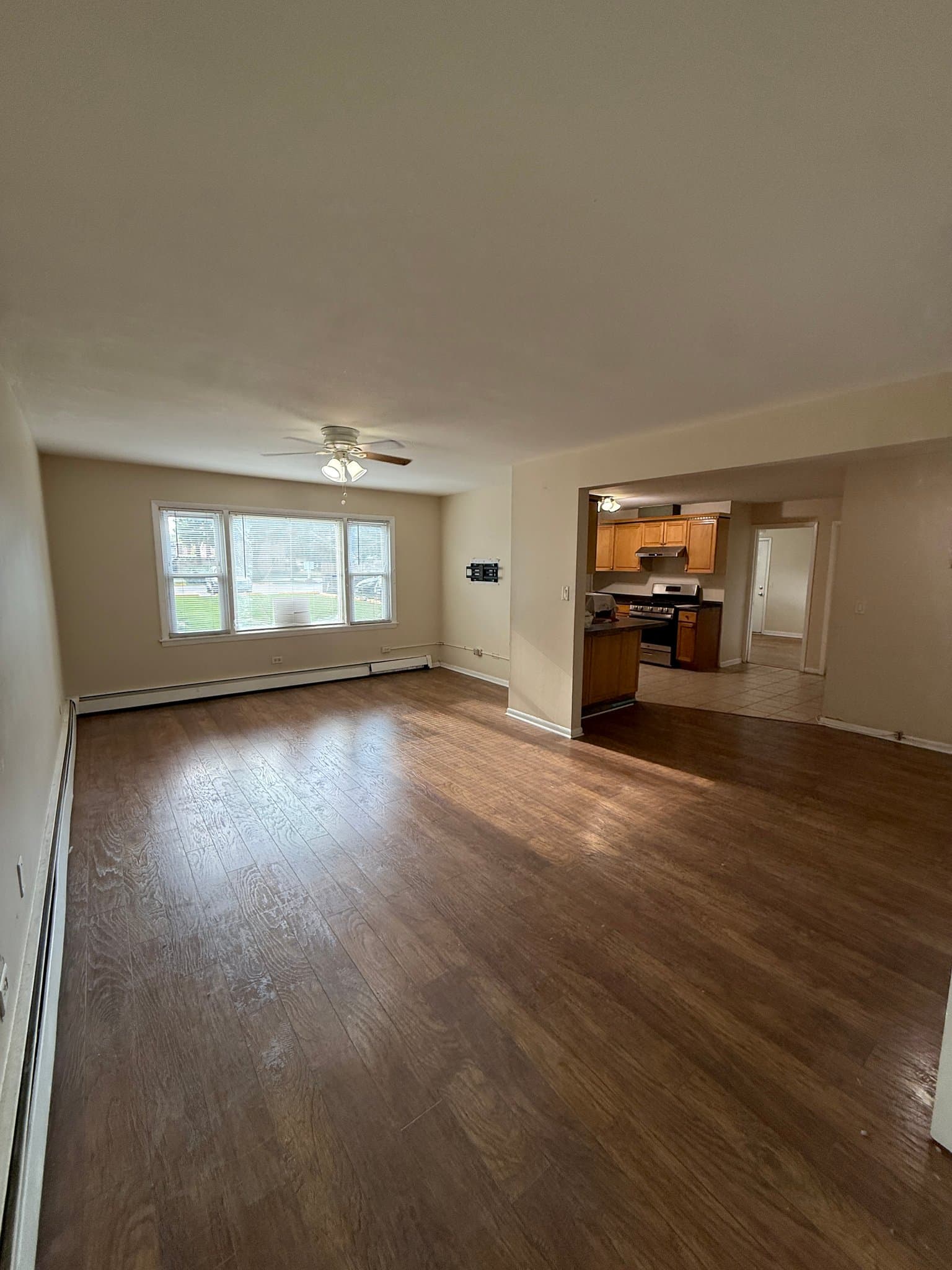 Des Plaines Apartment: 135 Dover Dr