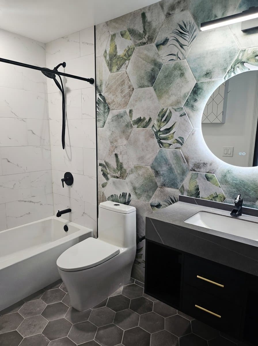 Addison Condo: 239 N Mill Rd
