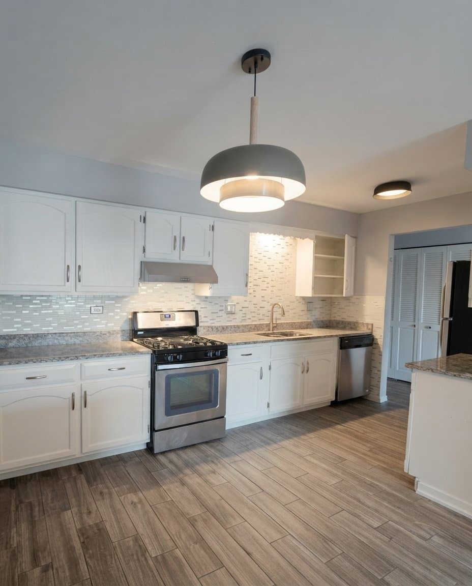 Addison Condo: 239 N Mill Rd
