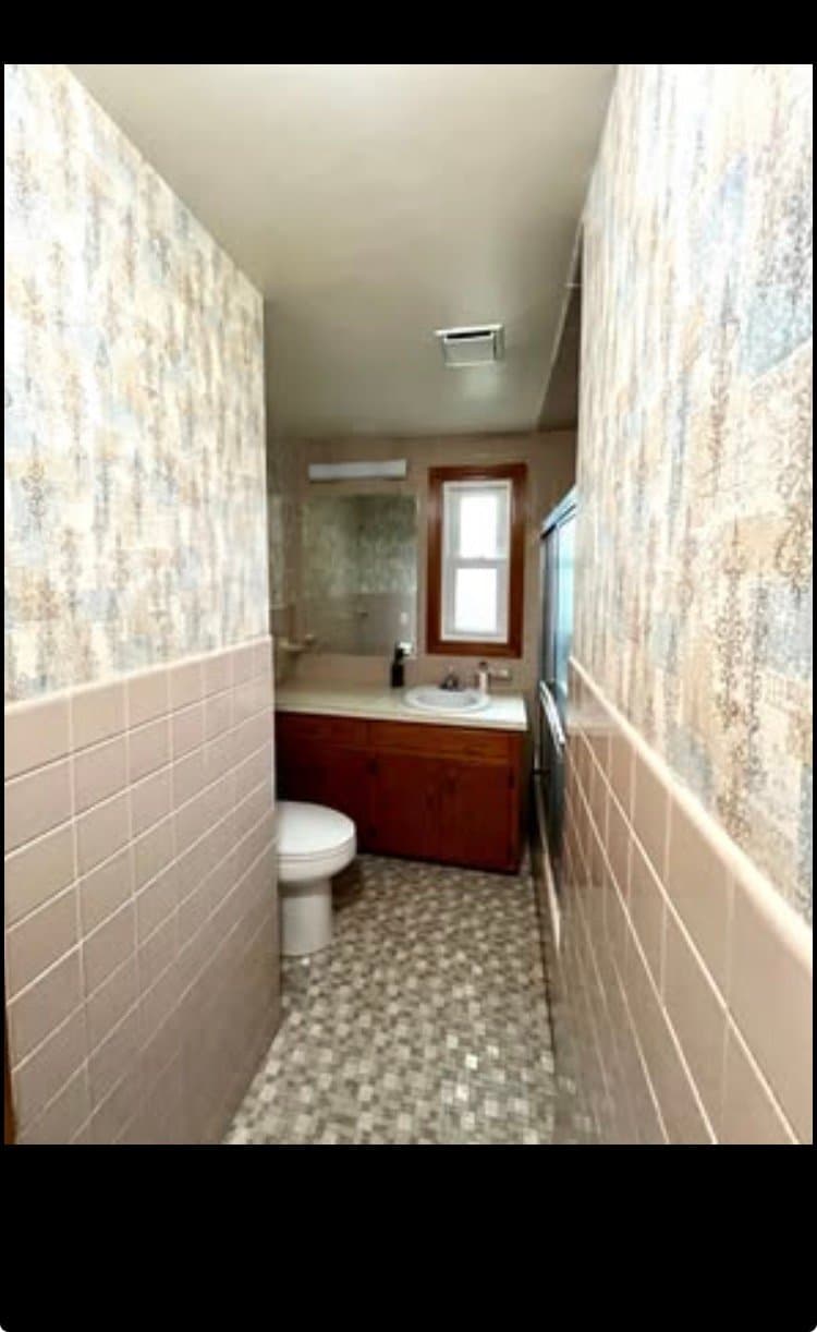 Saint Paul House: 1964 Nokomis Ave