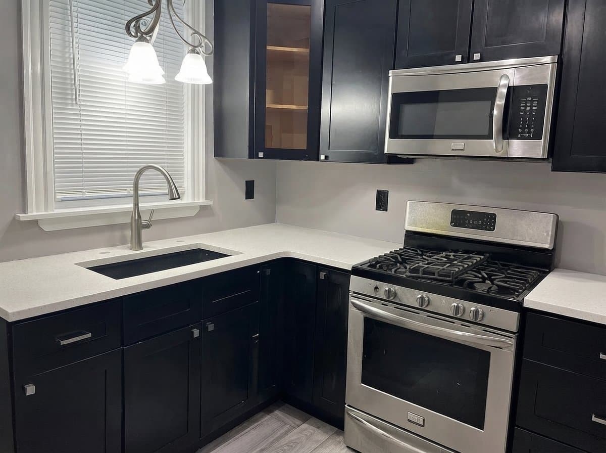 Boston Apartment: 2 Maple St