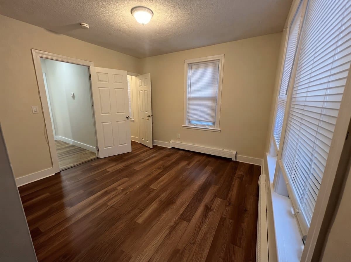 Boston Apartment: 2 Maple St