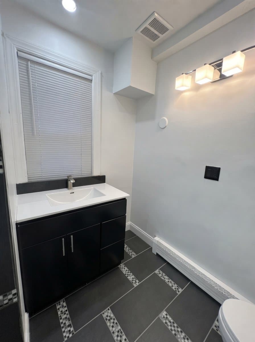 Boston Apartment: 2 Maple St
