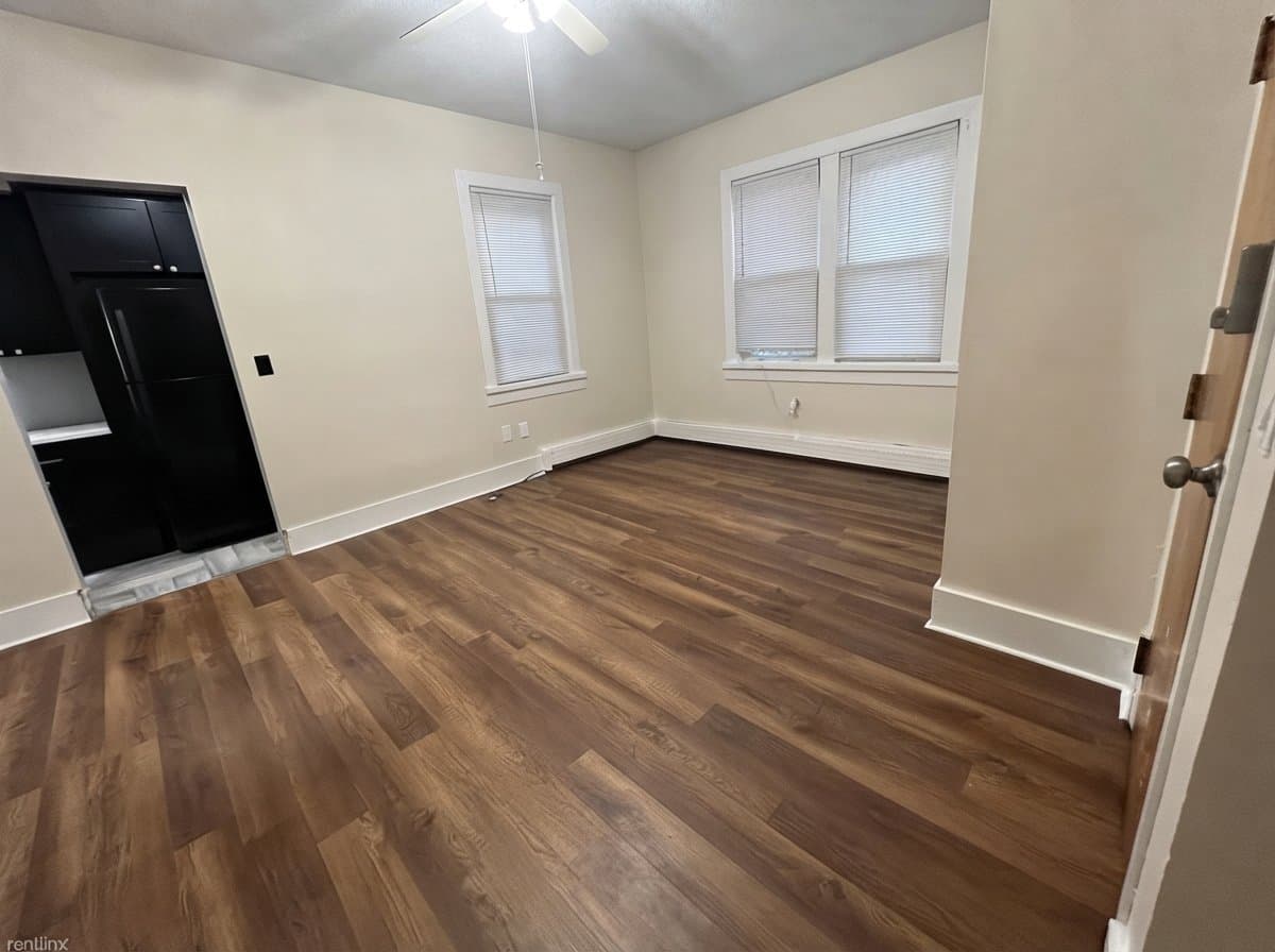 Boston Apartment: 2 Maple St