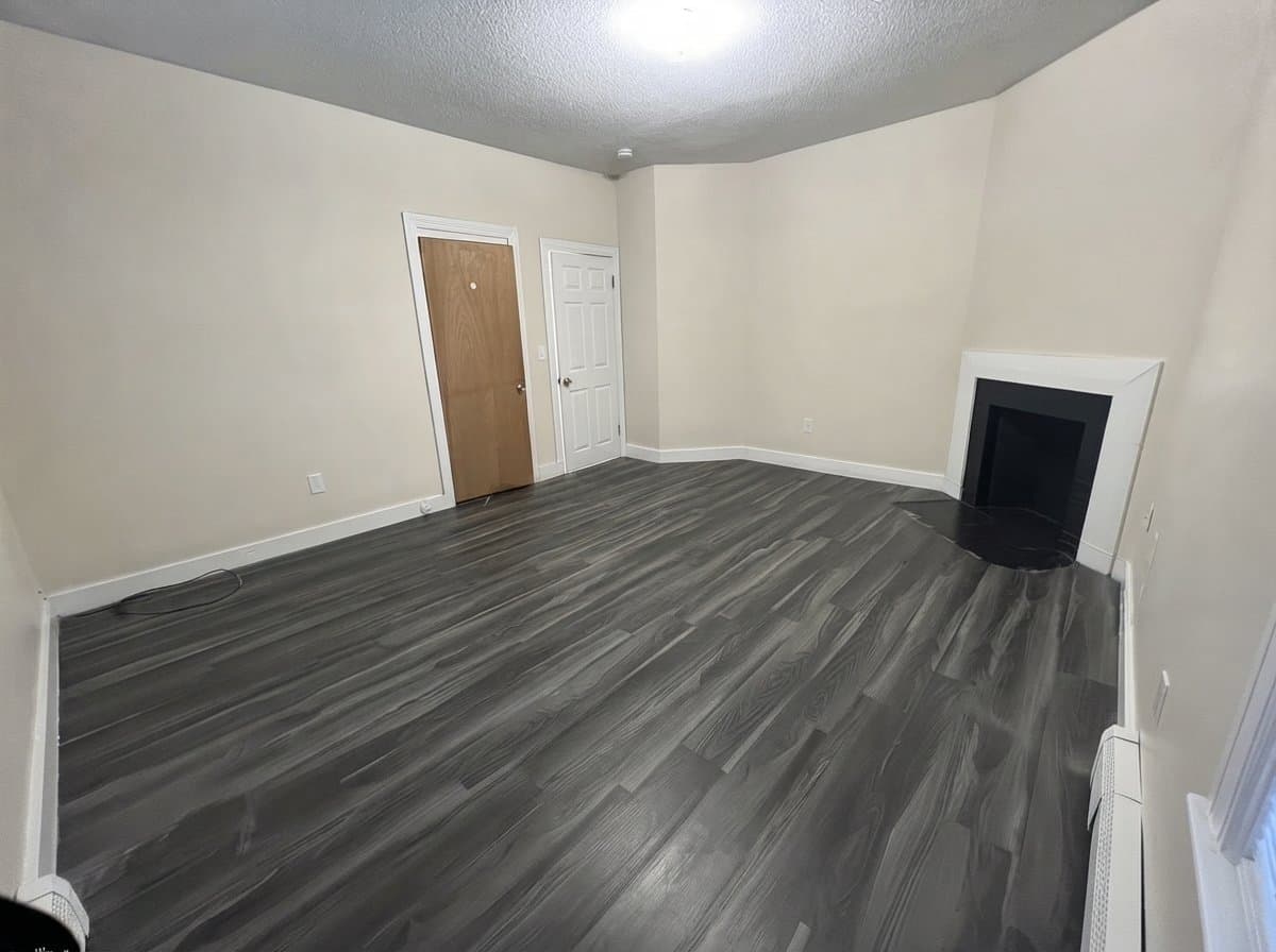 Boston Apartment: 2 Maple St