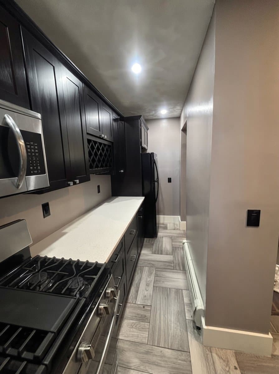 Boston Apartment: 2 Maple St