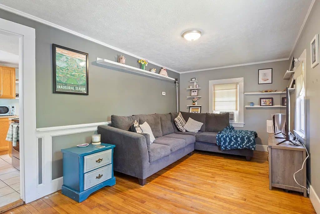 Westbrook House: 51 Anderson Ave