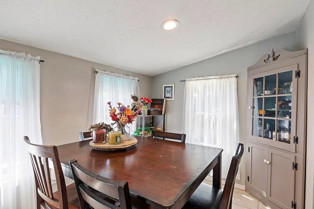 Westbrook House: 51 Anderson Ave