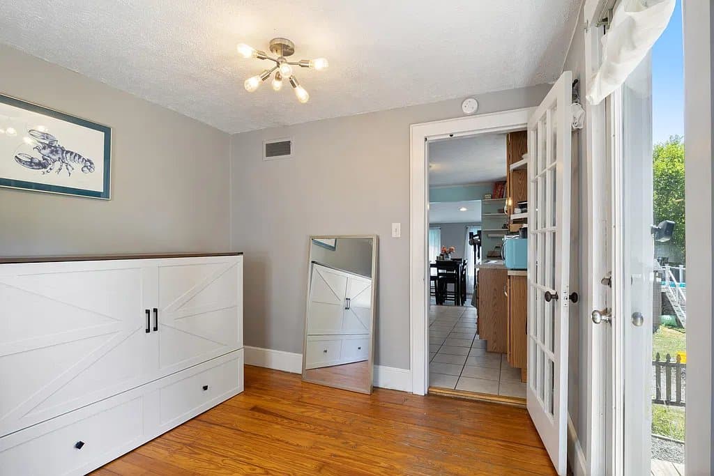 Westbrook House: 51 Anderson Ave