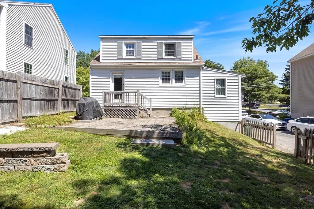 Westbrook House: 51 Anderson Ave