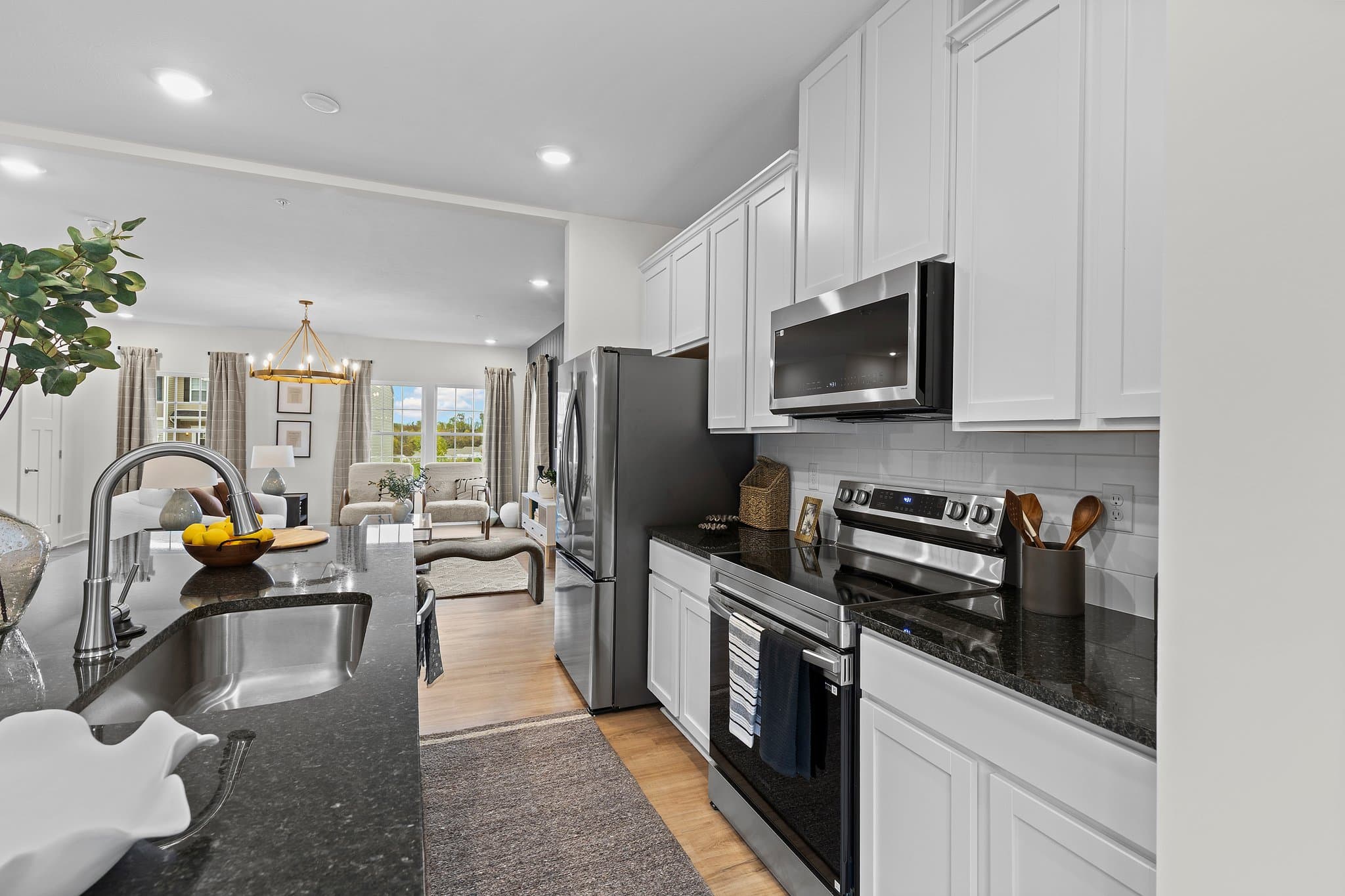 Imperial Townhome: 2008 Canterbury Dr